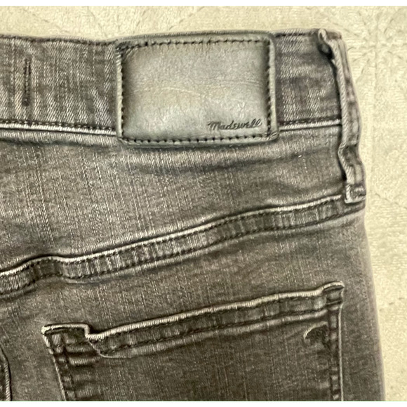 Madewell Jeans, Women's Size 26, Washed Black 10" High-Rise Skinny Button‎ Fly - Picture 2 of 6